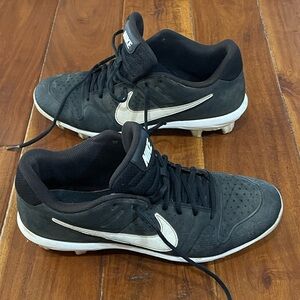 Nike size 10 men’s cleats
